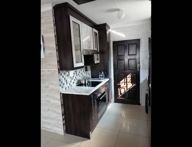 2 BEDROOM PROPERTY TO RENT IN SAVANNA CITY